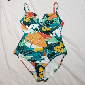 Vince Camuto One Piece Green and Orange Swimwear Tropical Print